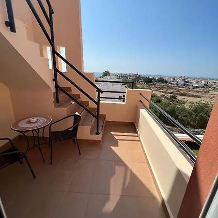 Atico Con Piscina Privada Vistas Al Mar. *